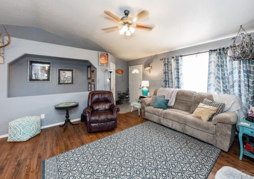 965 Cimarron Dr, Pueblo, CO 81007-6503