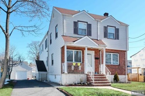 209 Pasadena Ave, Hasbrouck Heights, NJ 07604-2315