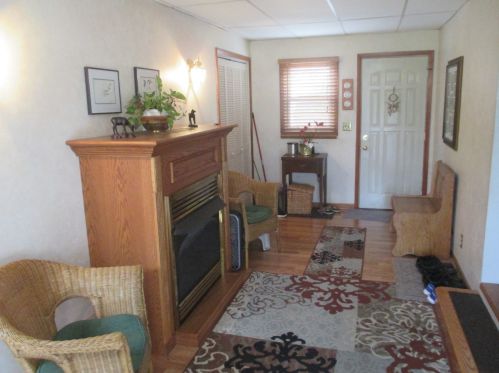 334 Shawnee Dr, Carol Stream IL  60188-1967 exterior