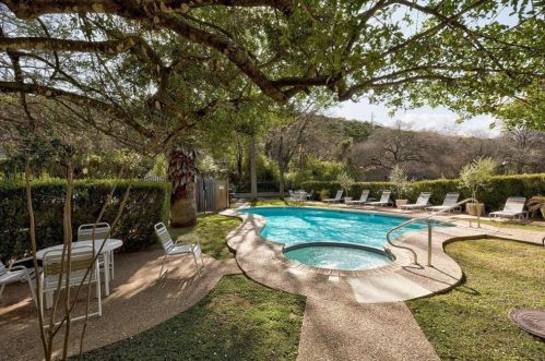 3839 Dry Creek Dr, Austin TX  78731-4857 exterior