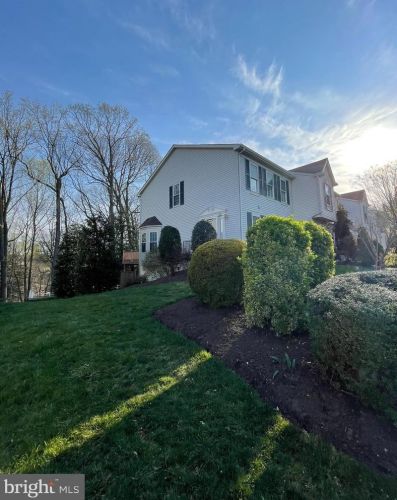 1210 Seminole Dr, Arnold, MD 21012-2601
