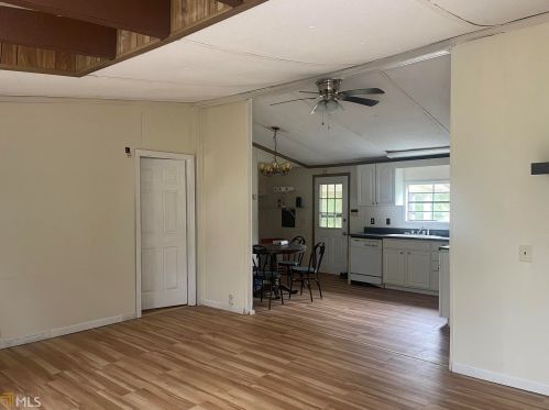 105 Lee Maddox Rd, Jackson, GA 30233-5827