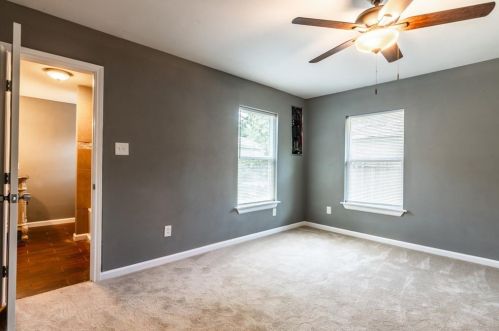 2202 Chestnut Ave, Fort Worth TX  76164-7953 exterior