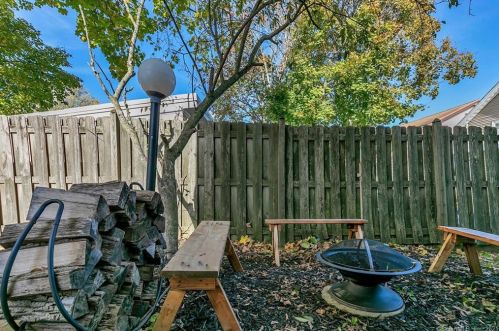 10 Hawthorne Ave, Derby CT  06418-1135 exterior
