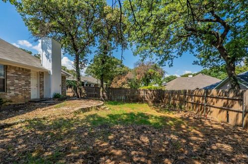 1621 Morrison Dr, Fort Worth TX  76112-3766 exterior