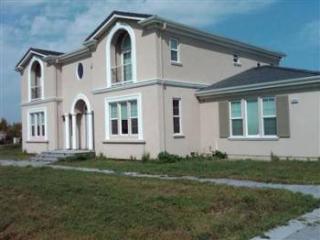 28060 Blossom Ln, Tracy, CA 95304-8122