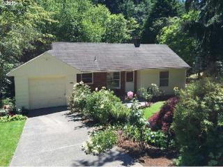 4842 Elm Ln, Portland, OR 97221-2604