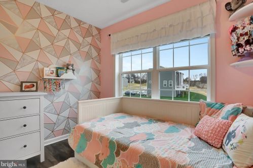 77 Overlook Dr, Hanover PA 17331-9136 exterior