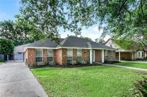 124 Gondrella Dr, Belle Chasse, LA 70037-4424