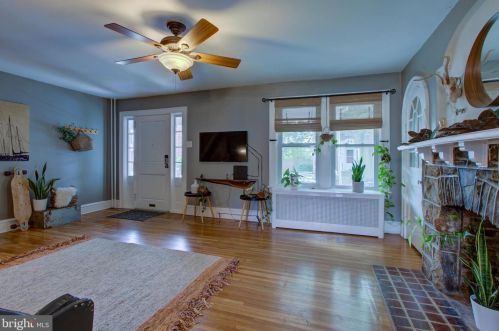 555 Burrowes Ave, Lancaster PA  17602-2120 exterior