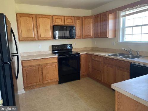 293 Gordon Dr, Hedgesville, WV 25427-4332