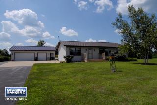 577 Creek Rd, Little Rock, IL 60545-9512