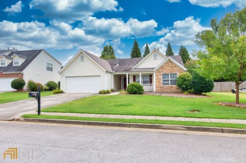 3159 Bradford Pear Dr, Buford, GA 30519-7845