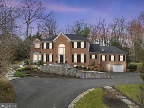 1202 Tottenham Ct, Herndon, VA 20194-1415