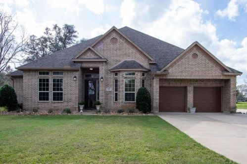 206 Turning Bayou Trl, Angleton, TX 77515-9640