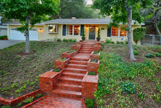 2875 Hermosita Dr, Glendale CA  91208-2047 exterior