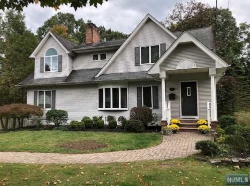 16 Wanamaker Ave, Mahwah, NJ 07430-1918