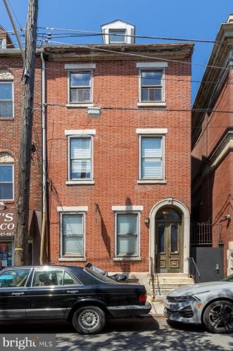 540 4th St, Philadelphia PA 19123-2950 exterior
