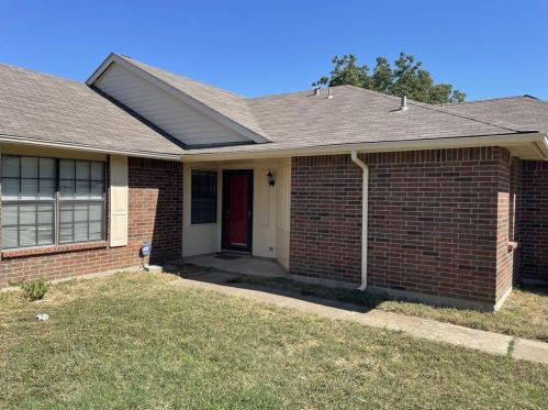446 Kenya St, Cedar Hill, TX 75104-9093