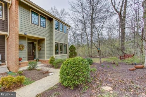 10985 Thrush Ridge Rd, Herndon, VA 20191-4718