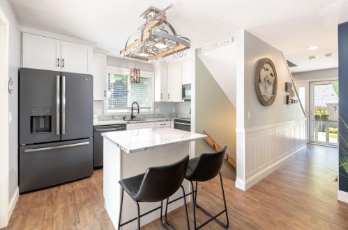 6 Cumberland Rd, Laconia, NH 03249-6780