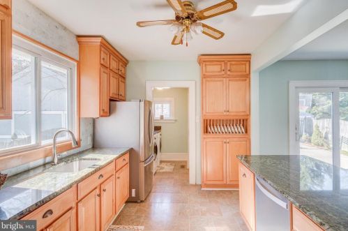 6 Evergreen Ln, Tavistock NJ 08033-1201 exterior