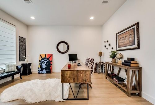 8518 Glencrest Ln, Dallas TX  75209-2632 exterior