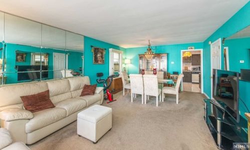 189 Canterbury Ave, North Arlington, NJ 07031-5013