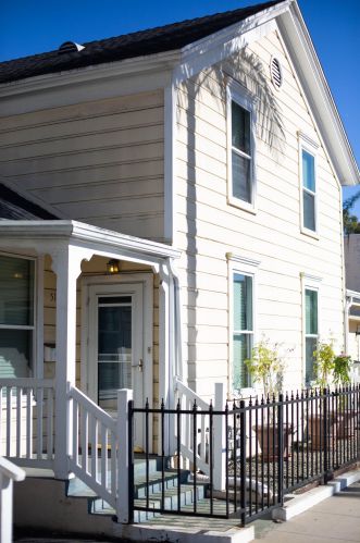 509 Fig Ave, Santa Barbara, CA 93101-3420