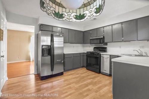 7 Old Orch Ln, Tinton Falls NJ 07712-2569 exterior