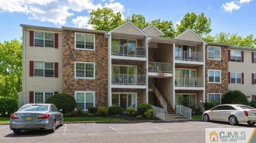 16 Willow Ct, Trenton NJ 08619-4626 exterior