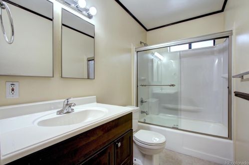 928 Scranton St, Denver CO  80011-6404 exterior