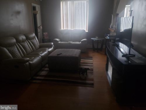 1810 52nd St, Philadelphia, PA 19131-3223