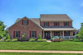 2761 Primrose Ln, York PA  17402-8899 exterior