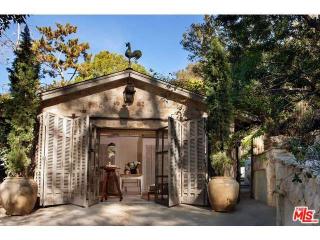 820 Norway Ln, Los Angeles, CA 90049-1544