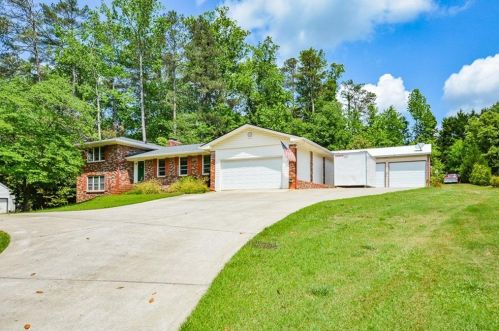 2105 Blaylock Dr, Marietta, GA 30062-2954