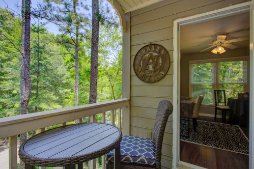802 Camden Ct, Atlanta GA  30327-4274 exterior
