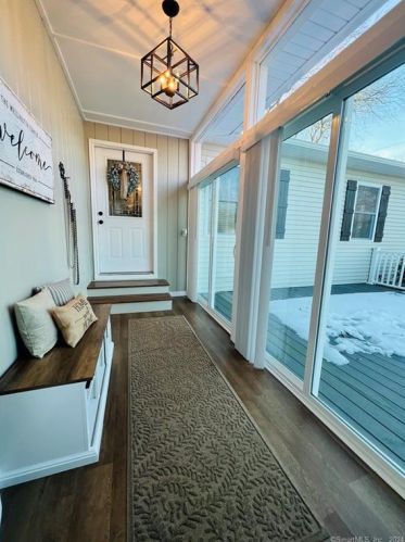 17 Hartshorn St, Killingly CT  06239-4118 exterior