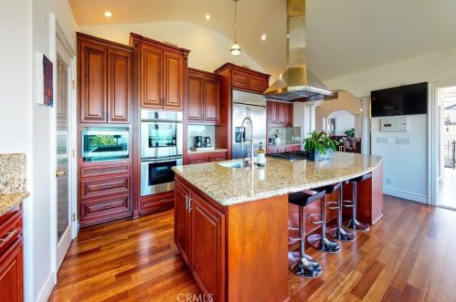 11832 Cir Dr, Whittier CA 90601-2352 exterior