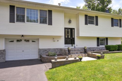 29 Sherman Ridge Rd, Wantage, NJ 07461-3303