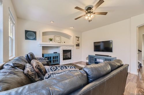 24561 Ontario Dr, Aurora CO 80016-6072 exterior