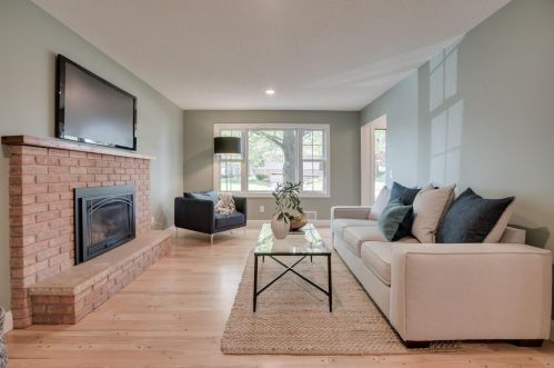 4900 Larkspur Ln, Minneapolis MN  55435-4028 exterior