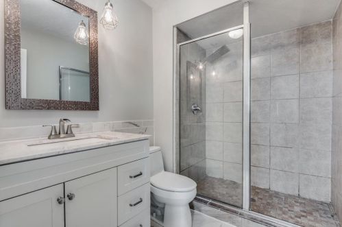 3451 Livingston Ln, Carrollton TX 75007-3212 exterior