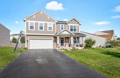 688 Dover St, Pingree Grove, IL 60140-9177