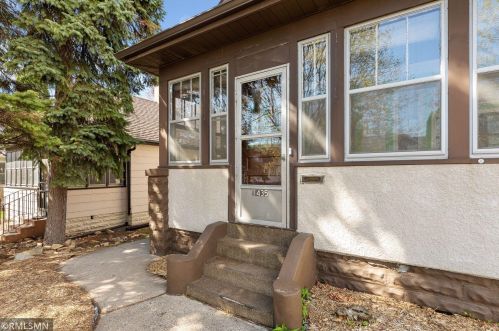 1435 Charles Ave, Saint Paul, MN 55104-2402