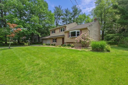 1352 Roger Ave, Bridgewater, NJ 08807-1251