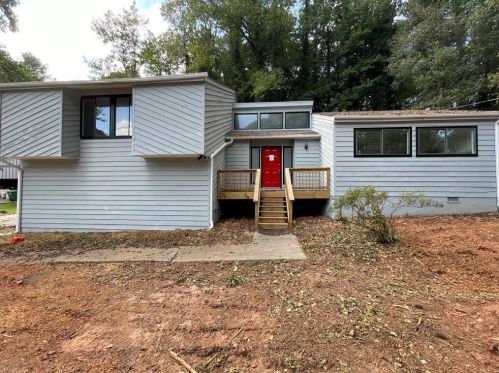 600 Rock Shadow Ct, Stone Mountain, GA 30087-5645