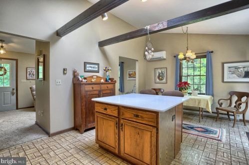 2122 Walnut Bottom Rd, Carlisle PA 17015-9122 exterior