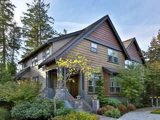 10500 Windwood Way, Portland OR  97225-7062 exterior