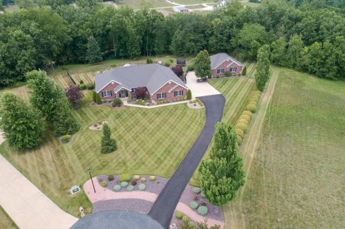 230 Tompkins Ct, Old Alexandria, MO 63379-2383